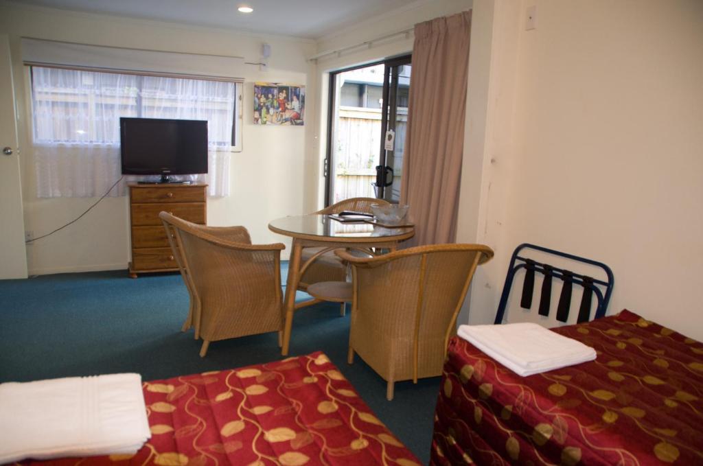 Bay Sands Seafront Studios Paihia Room photo